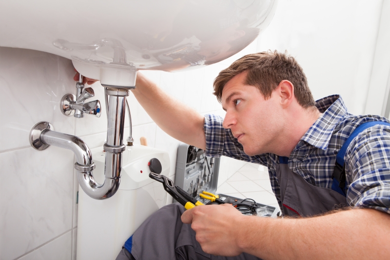 24/7 emergency plumber in Hampton Hill